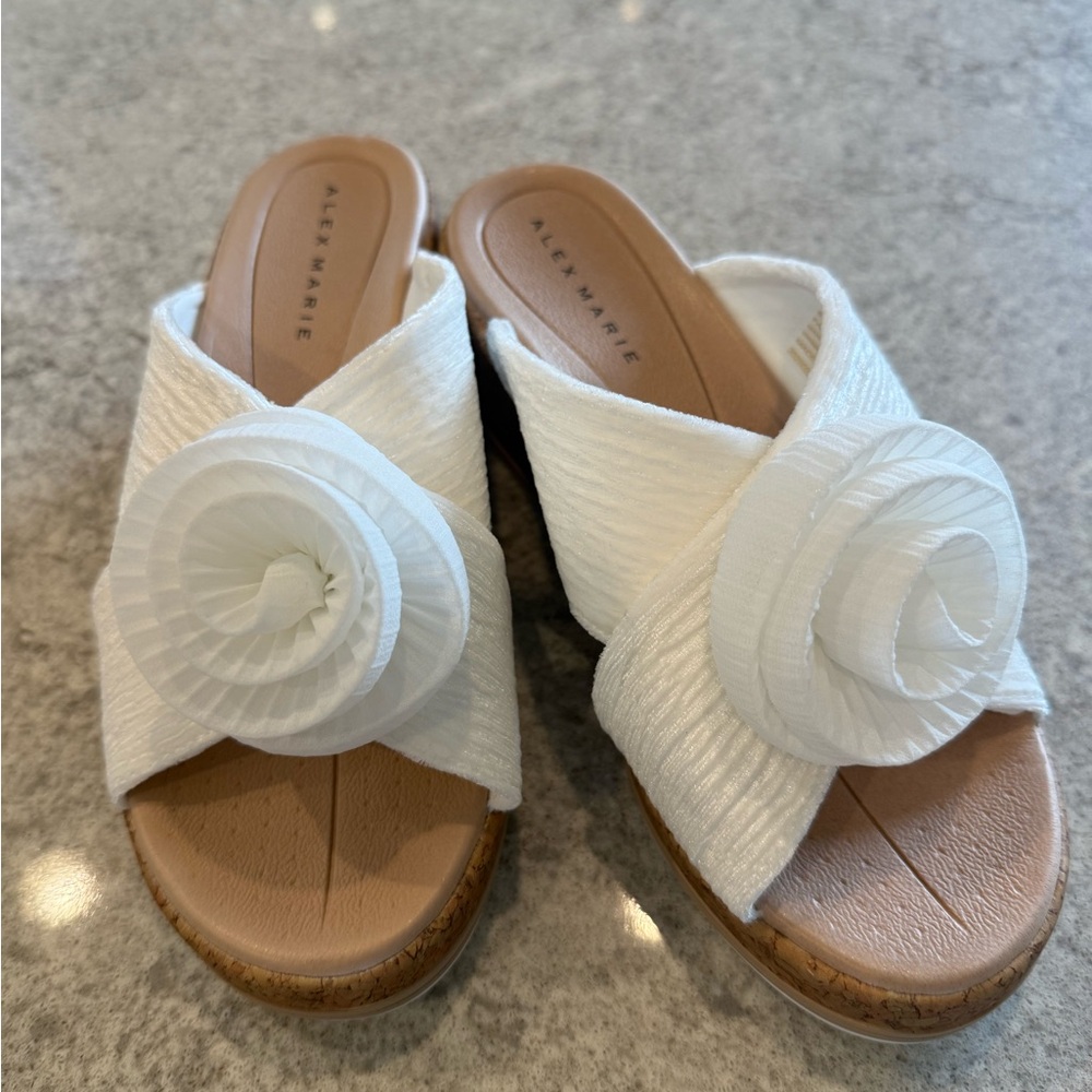 Alex Marie White Floral Sandals